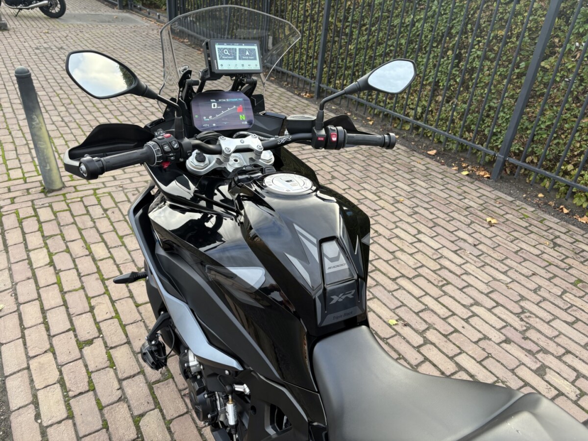 BMW S 1000 XR Triple Black - Image 9