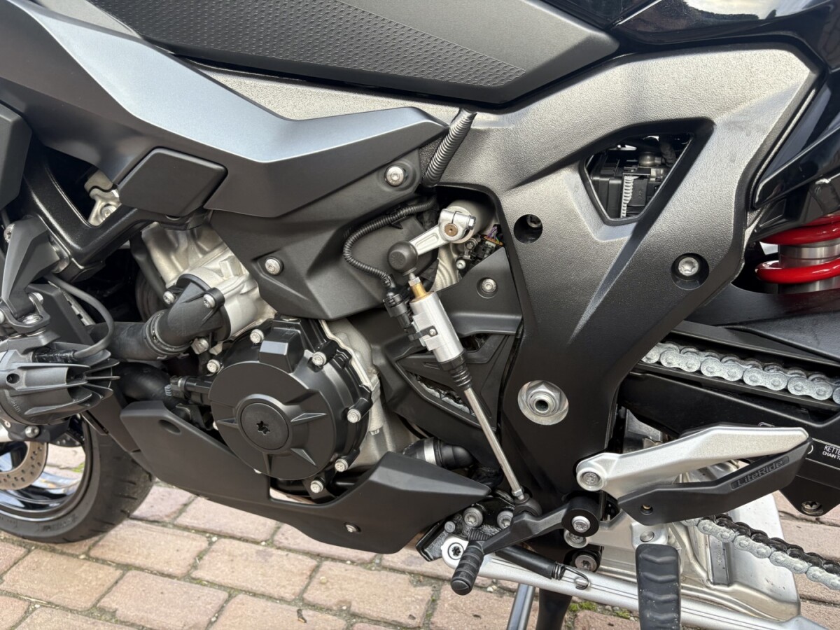 BMW S 1000 XR Triple Black - Image 8