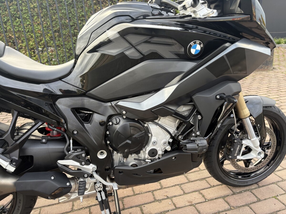 BMW S 1000 XR Triple Black - Image 4