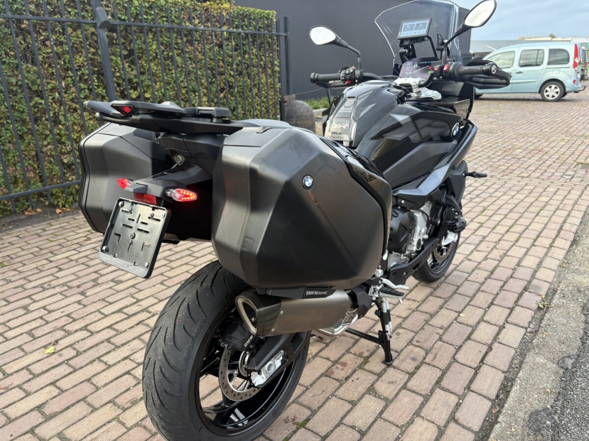 BMW S 1000 XR Triple Black - Image 3