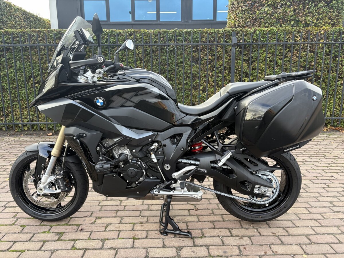 BMW S 1000 XR Triple Black - Image 2